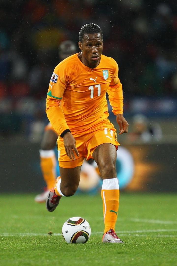 随机德罗巴在巴黎圣日耳曼比赛中精彩发挥，出色防守引发热议！的简单介绍